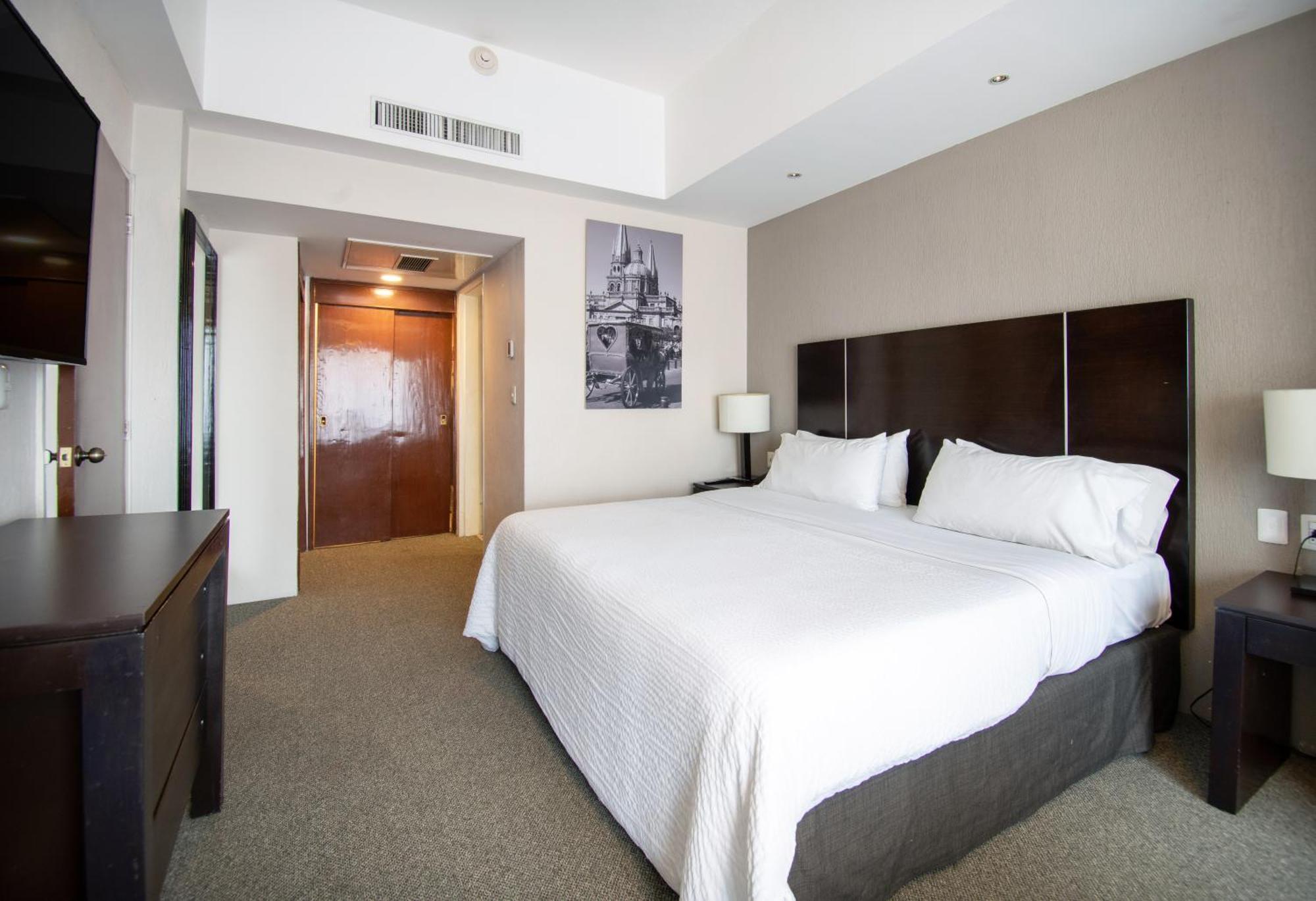 Hotel Plaza Genova Centro غوادالاجارا المظهر الخارجي الصورة