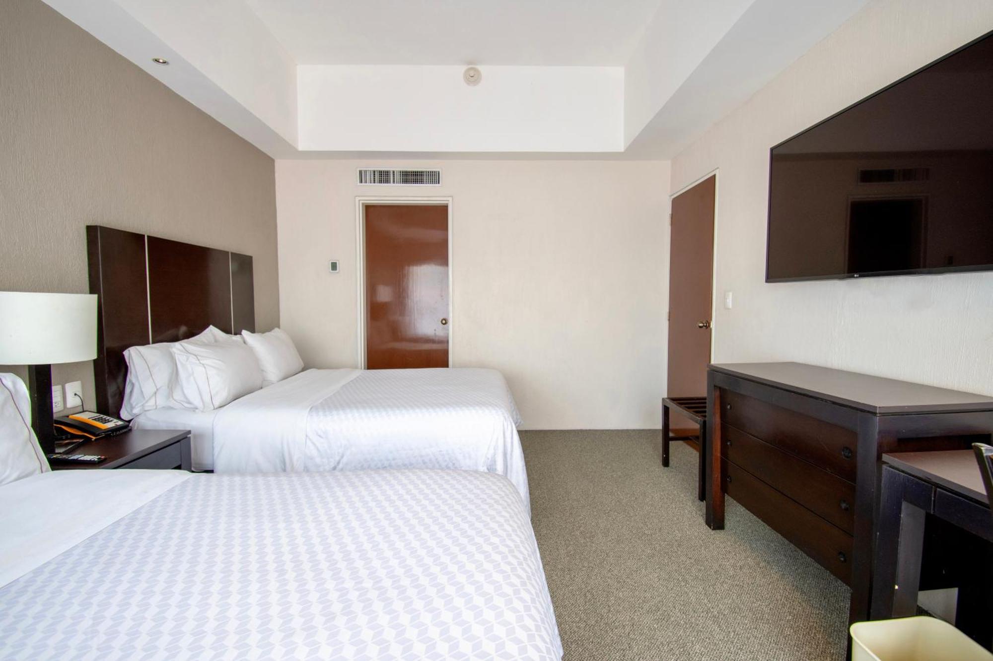 Hotel Plaza Genova Centro غوادالاجارا المظهر الخارجي الصورة
