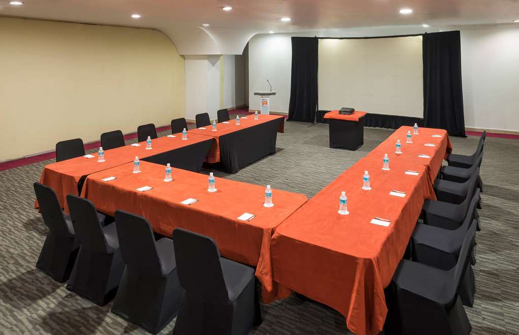Hotel Plaza Genova Centro غوادالاجارا المرافق الصورة